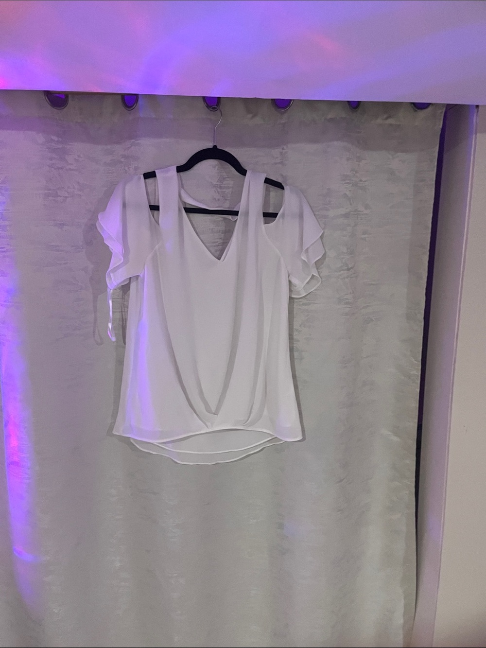 Women’s White Cold-Shoulder V-Neck Blouse